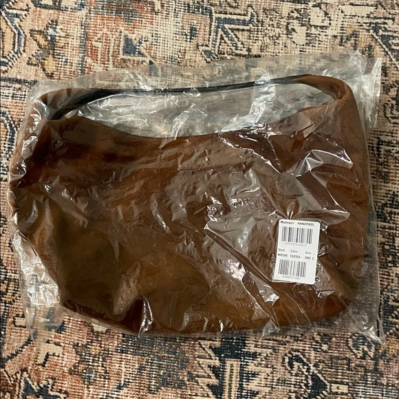 Madewell The Mylie Shoulder Bag in Italian Suede, Russet Multi - Picture 3 of 4